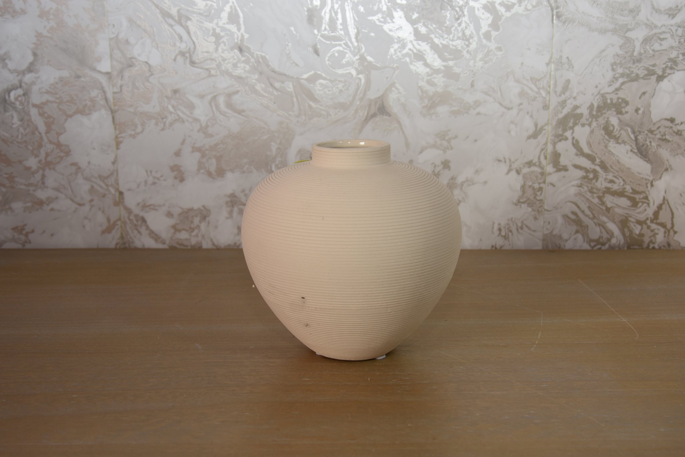 Natural cream raound vase small