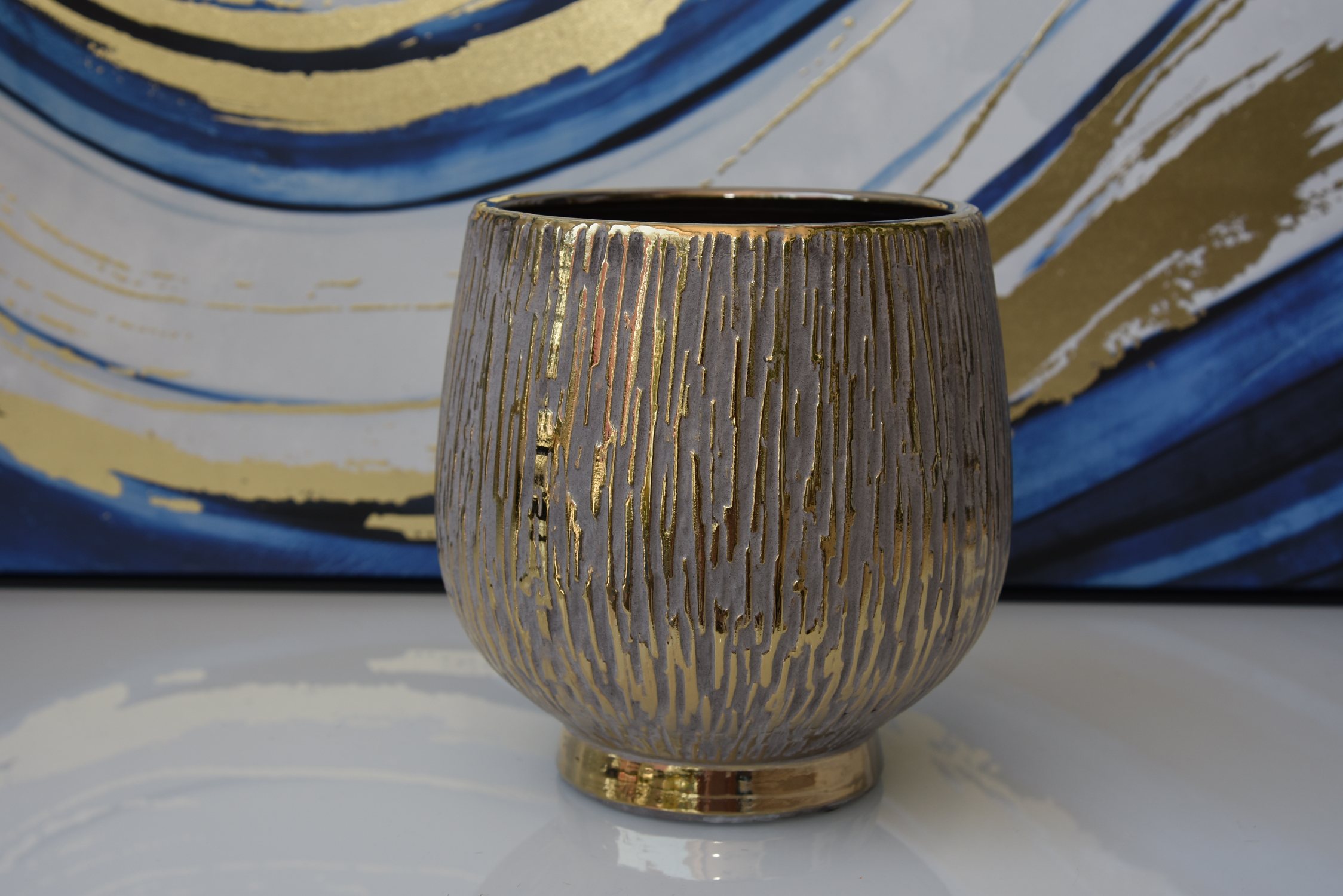 Ceramic gold pot
