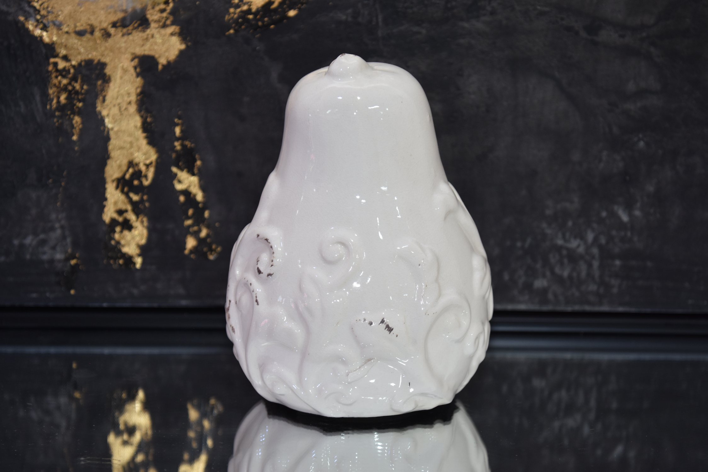 Vintagestyle ceramic 🍐 pear