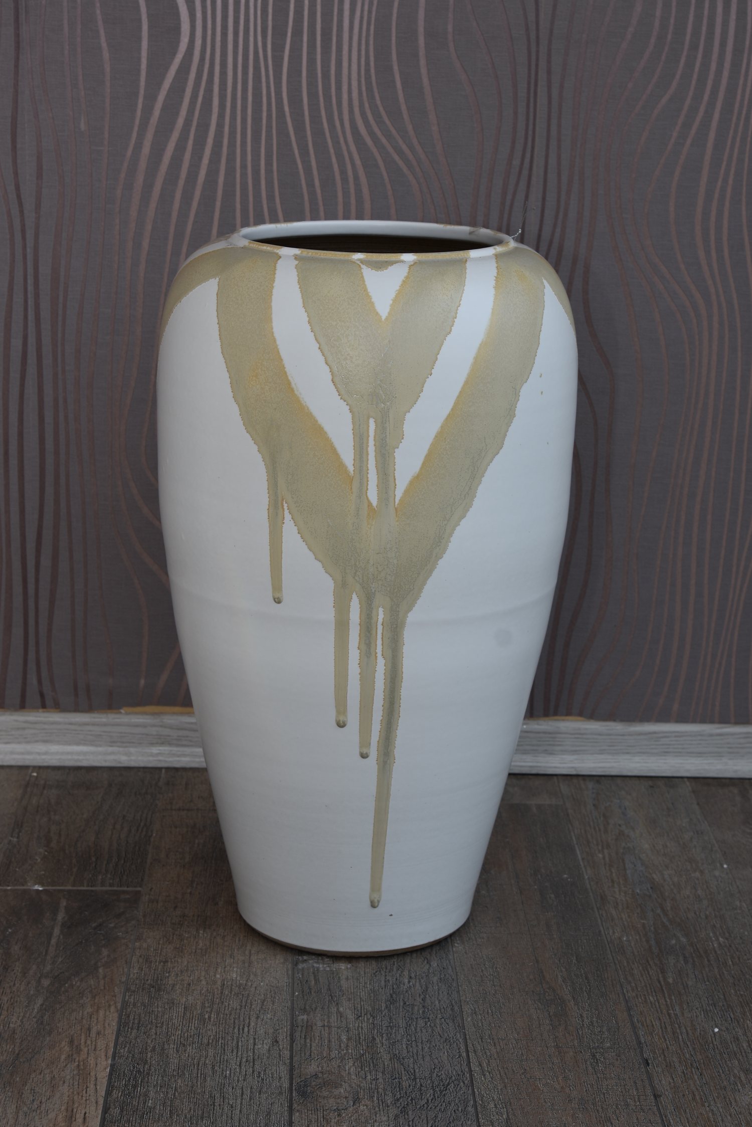 ART POTTERY ART VASE