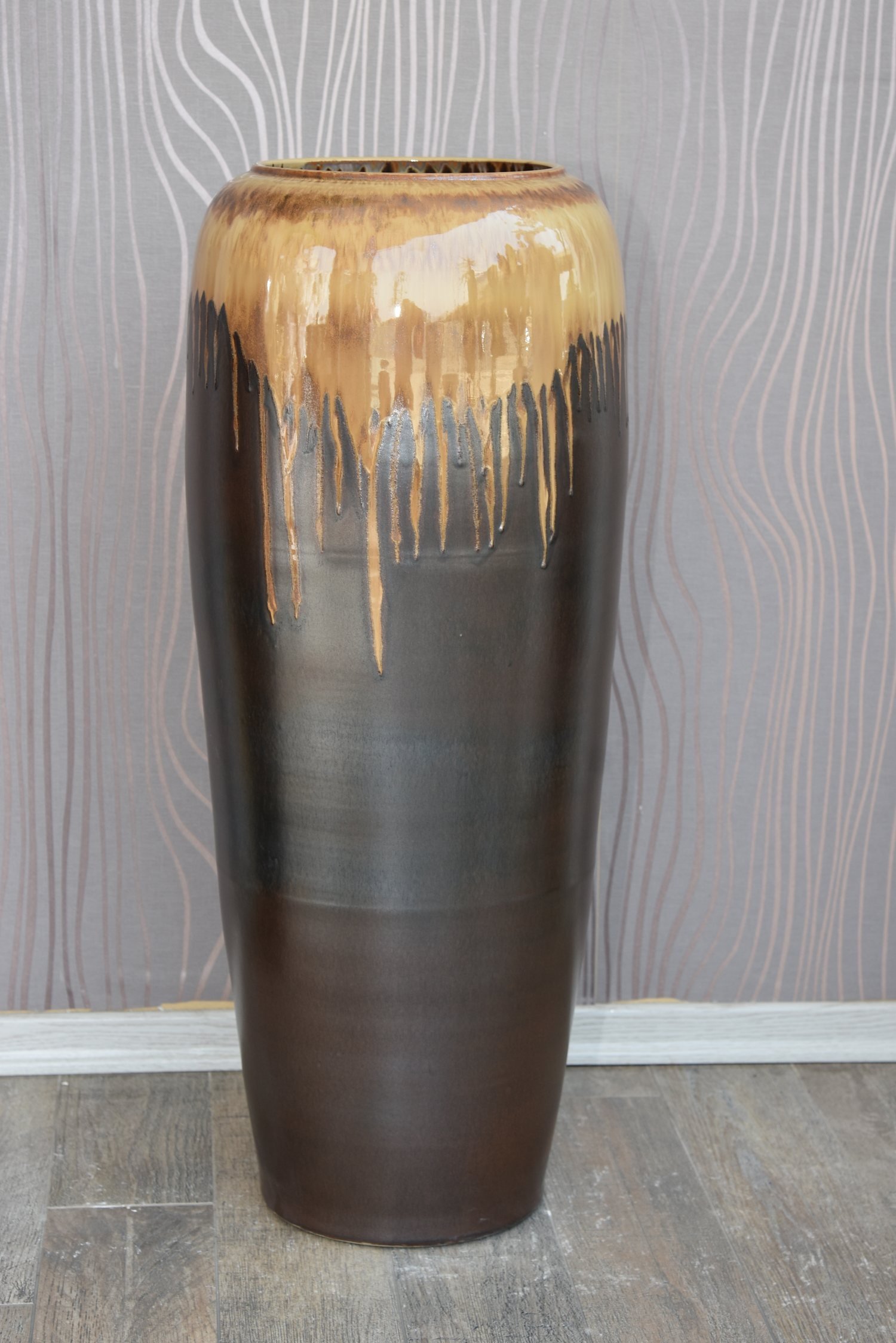 Art pottery vase
