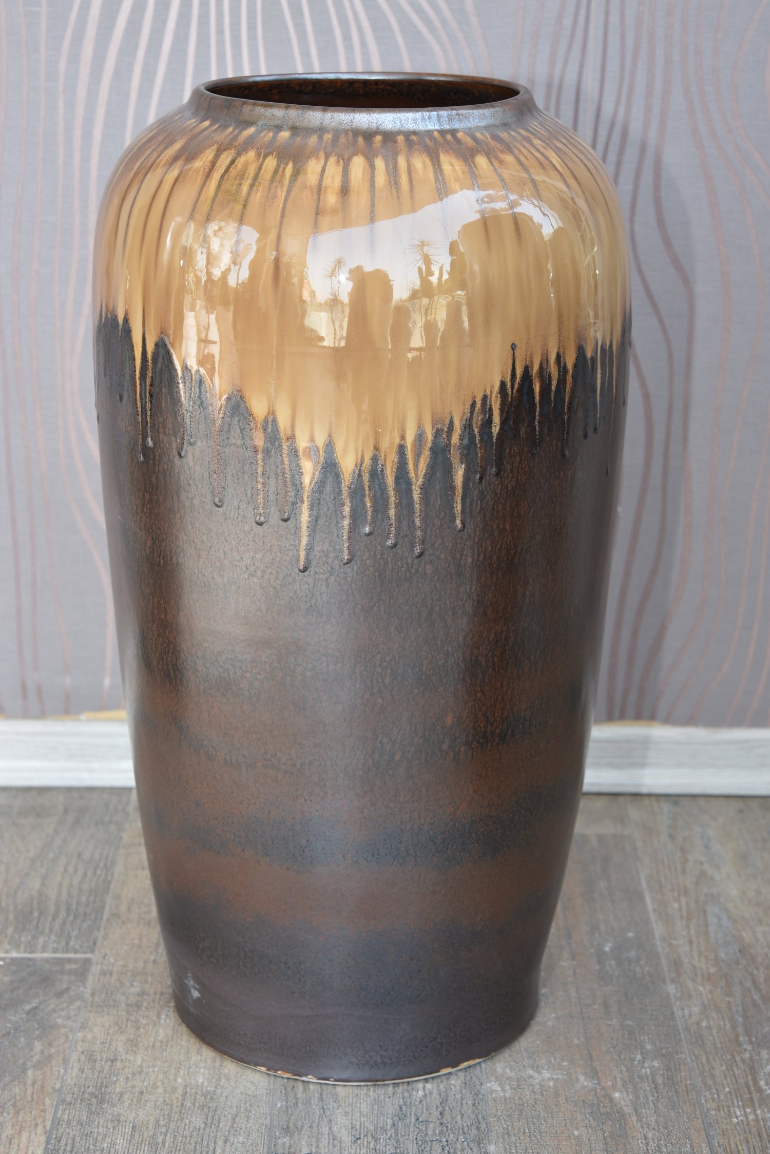 ART POTTERY VASE