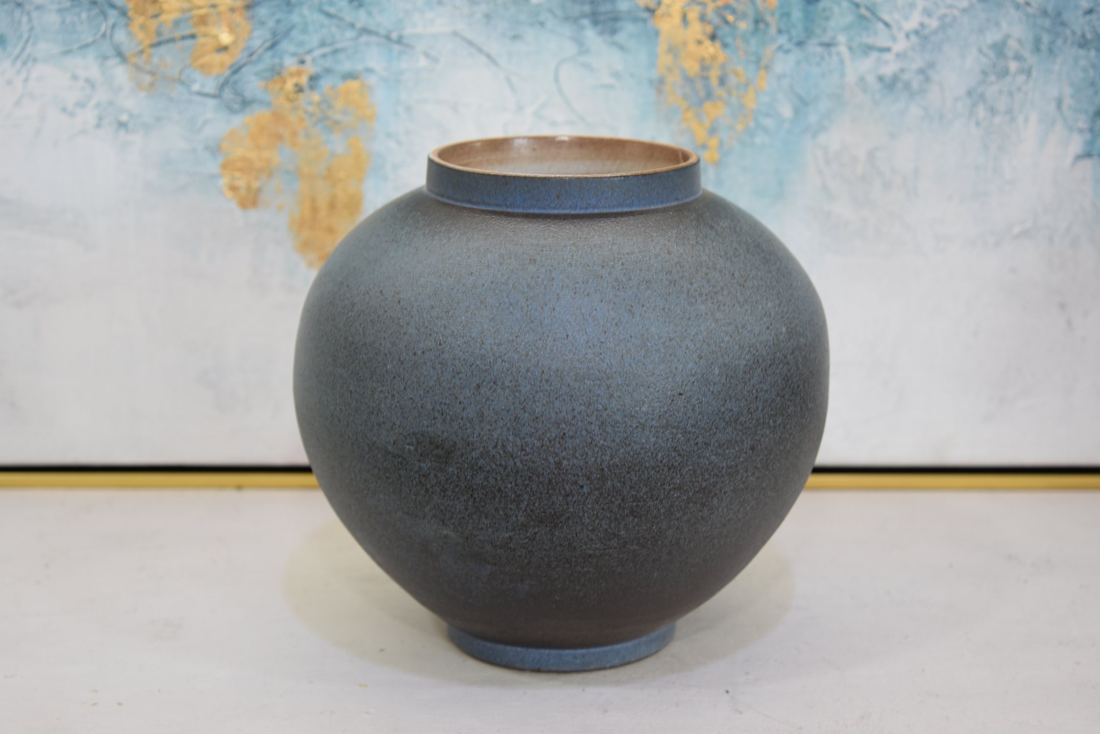 Pottery art vase